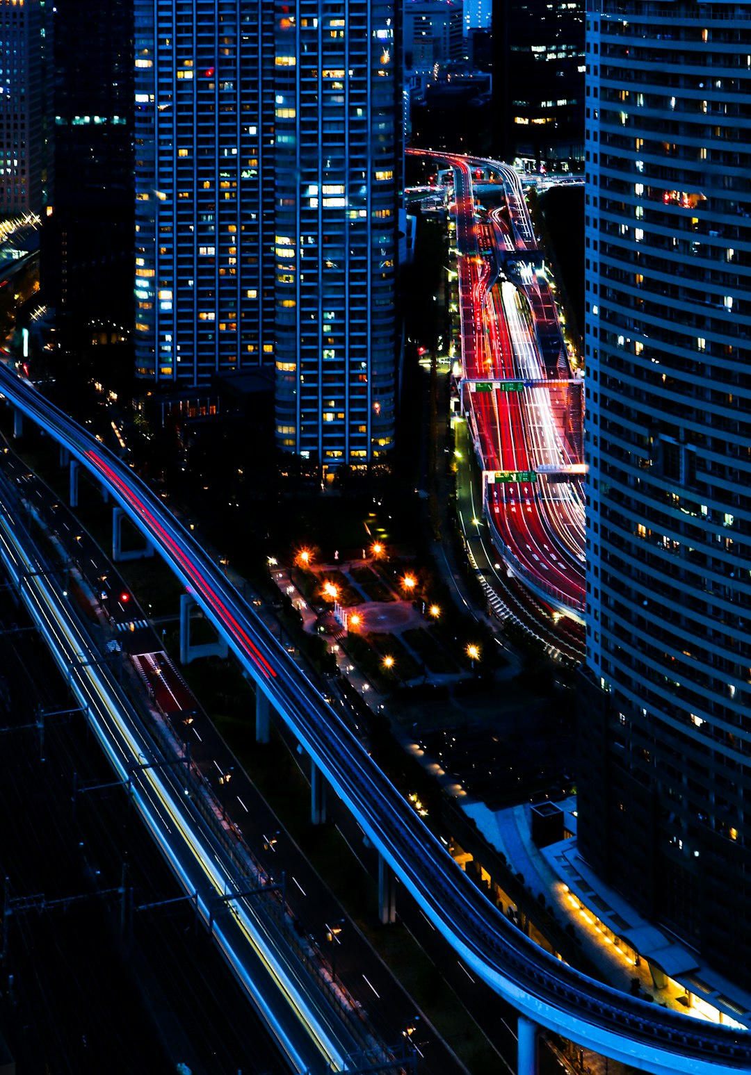 Cars On Road In City During Night Time 3f Knnjhfig